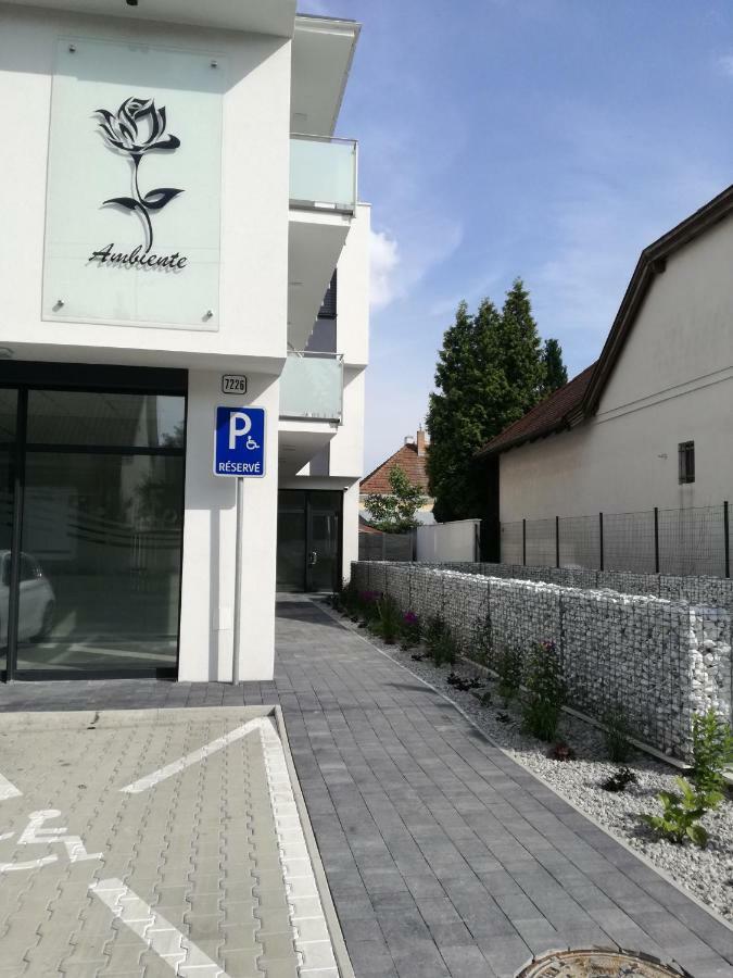 Ambiente Apartment Dunajska Streda Bagian luar foto